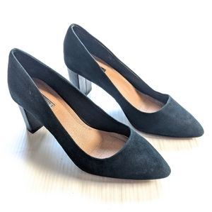 TAHARI Tallie black suede block heel pumps size 6